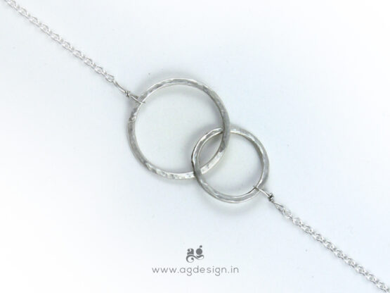 Interlocking circle necklace silver Top